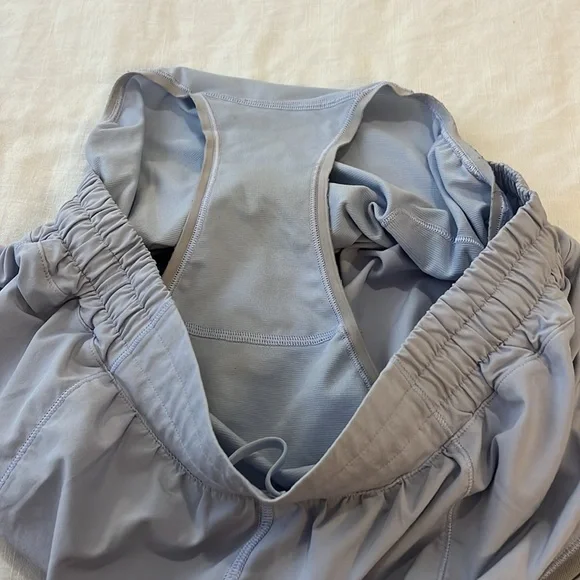 Lululemon Hotty Hot Shorts 2.5 Inseam - Picture 6 of 6